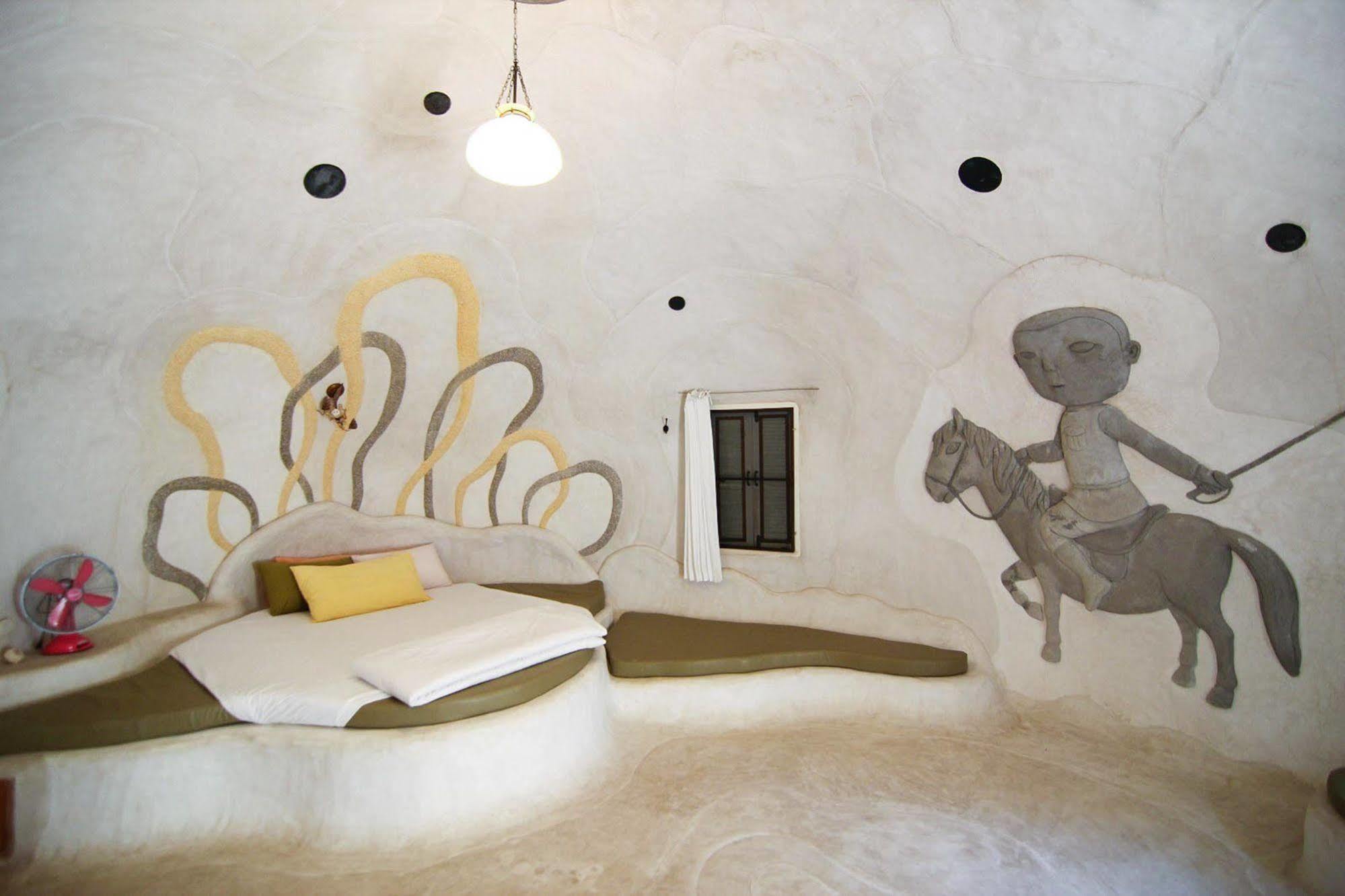 Отель Naidee Sculptured Huts Хуа Хин Экстерьер фото