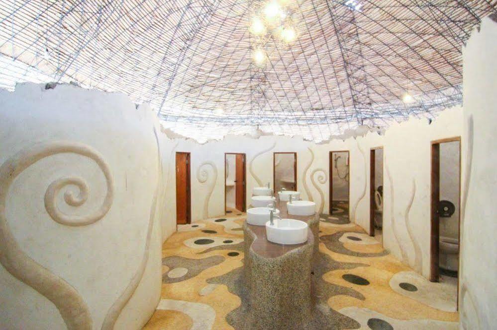Отель Naidee Sculptured Huts Хуа Хин Экстерьер фото