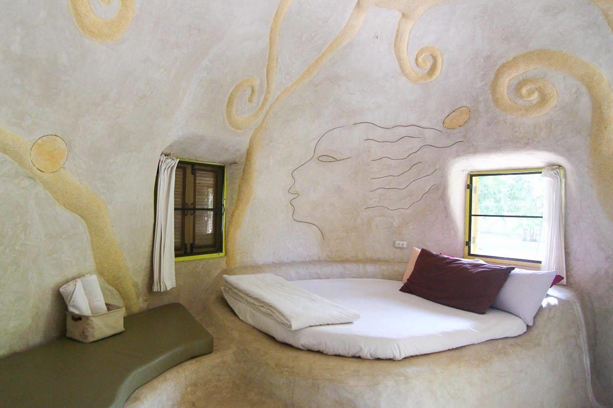 Отель Naidee Sculptured Huts Хуа Хин Экстерьер фото