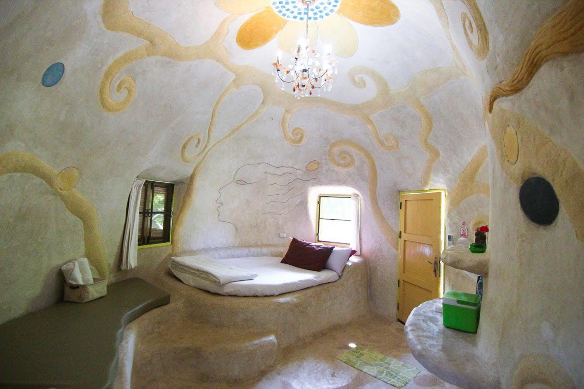 Отель Naidee Sculptured Huts Хуа Хин Экстерьер фото
